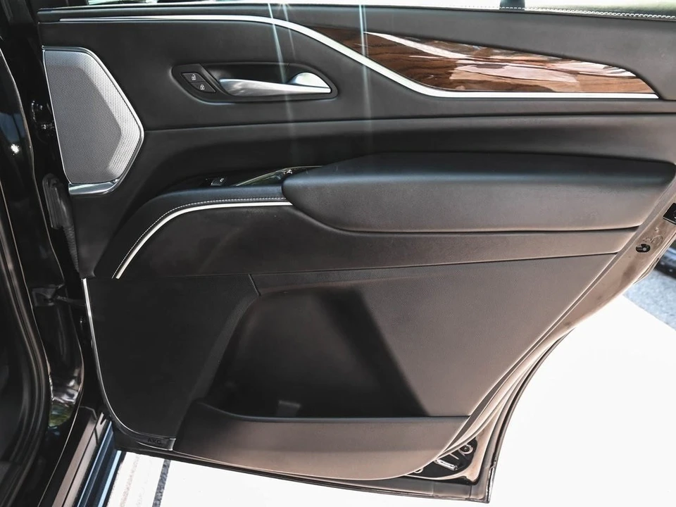 2024 Cadillac Escalade 5th Gen - Image 9 of 12