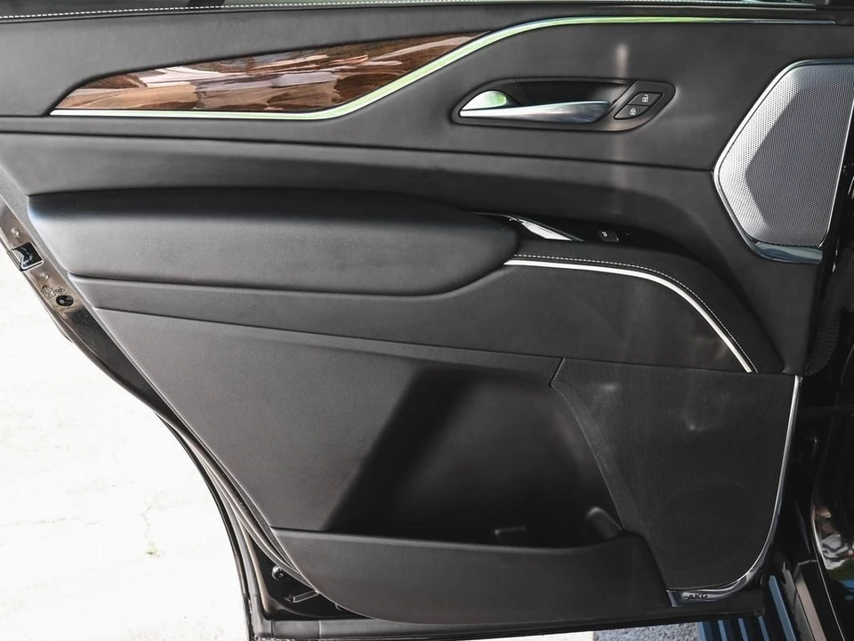 2024 Cadillac Escalade 5th Gen - Image 5 of 12
