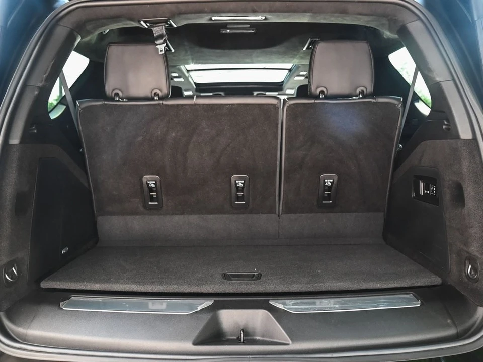 2024 Cadillac Escalade 5th Gen - Image 8 of 12