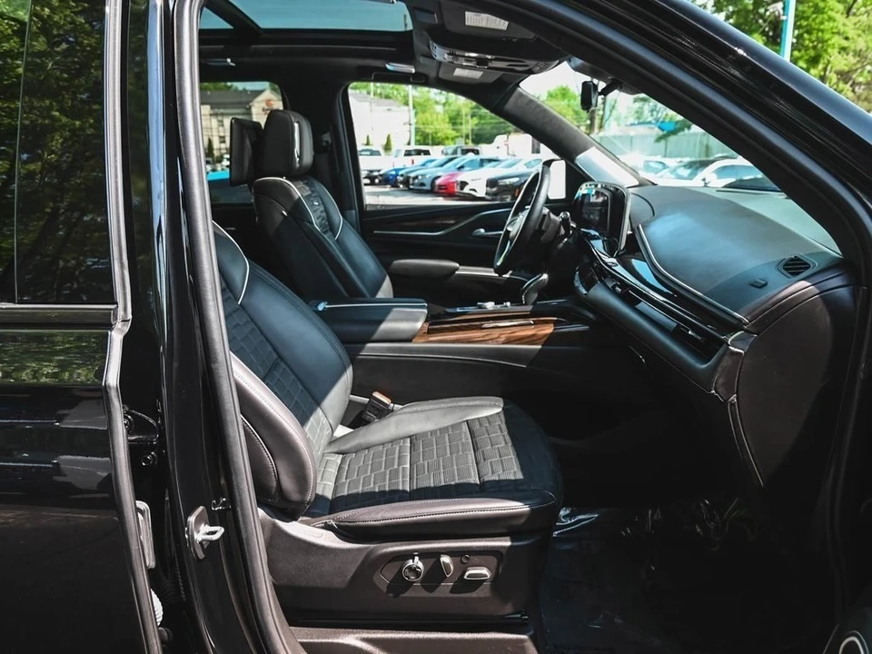 2024 Cadillac Escalade 5th Gen - Image 7 of 12