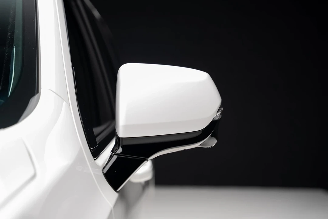 2024 Cadillac Escalade 5th Gen - Image 14 of 21