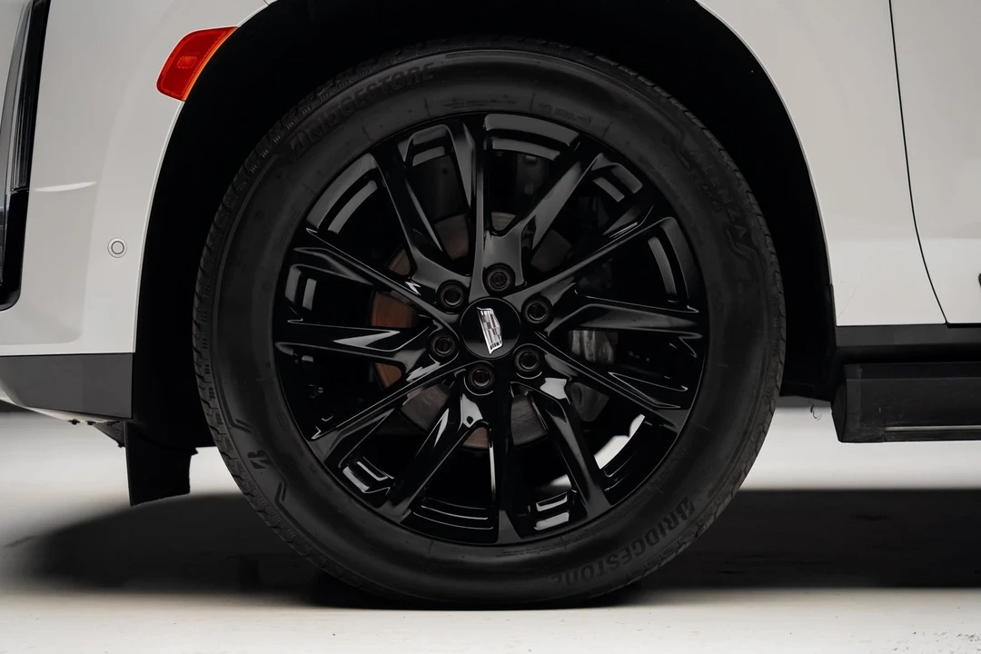 2024 Cadillac Escalade 5th Gen - Image 18 of 21