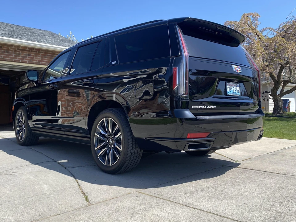 2024 Cadillac Escalade 5th Gen - Image 10 of 31