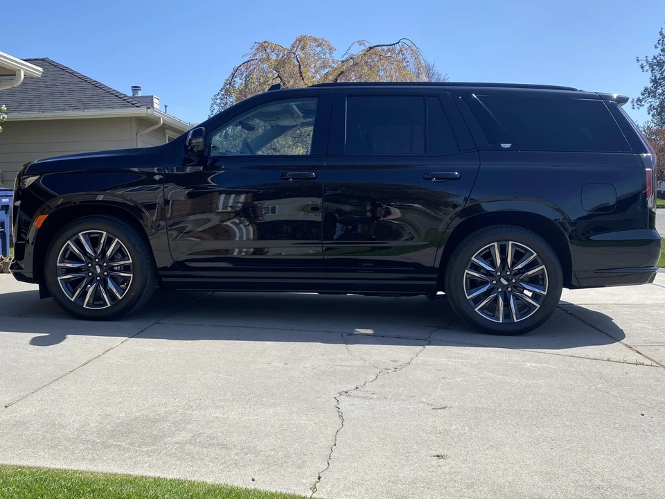 2024 Cadillac Escalade 5th Gen - Image 11 of 31