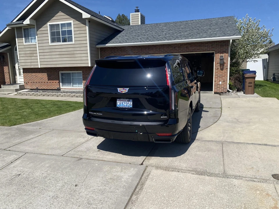 2024 Cadillac Escalade 5th Gen - Image 19 of 31