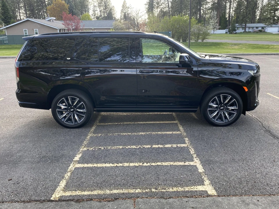 2024 Cadillac Escalade 5th Gen - Image 30 of 31