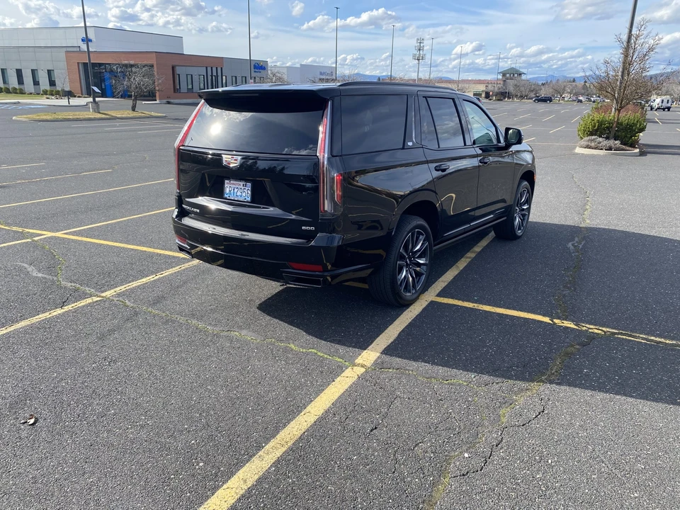 2024 Cadillac Escalade 5th Gen - Image 31 of 31