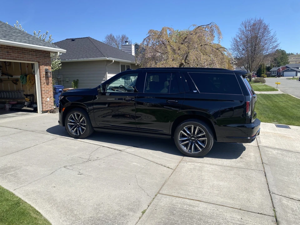 2024 Cadillac Escalade 5th Gen - Image 20 of 31