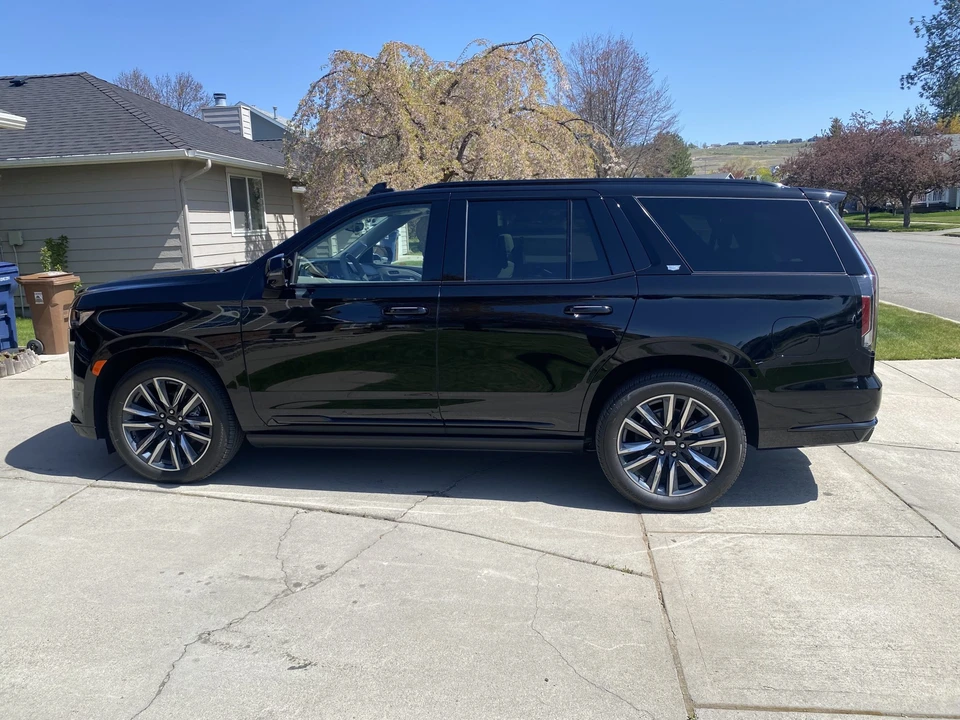 2024 Cadillac Escalade 5th Gen - Image 21 of 31