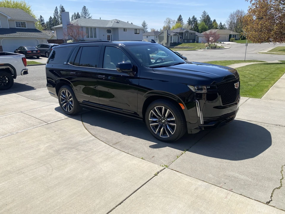 2024 Cadillac Escalade 5th Gen - Image 15 of 31