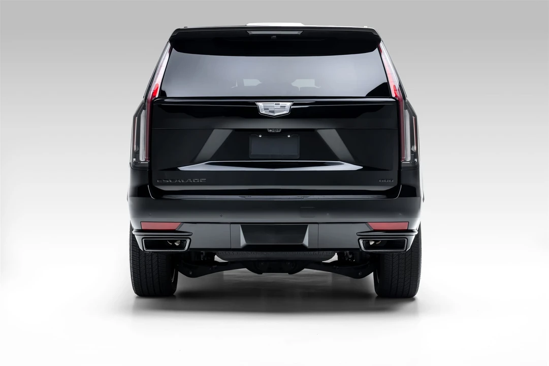 2024 Cadillac Escalade 5th Gen - Image 15 of 31