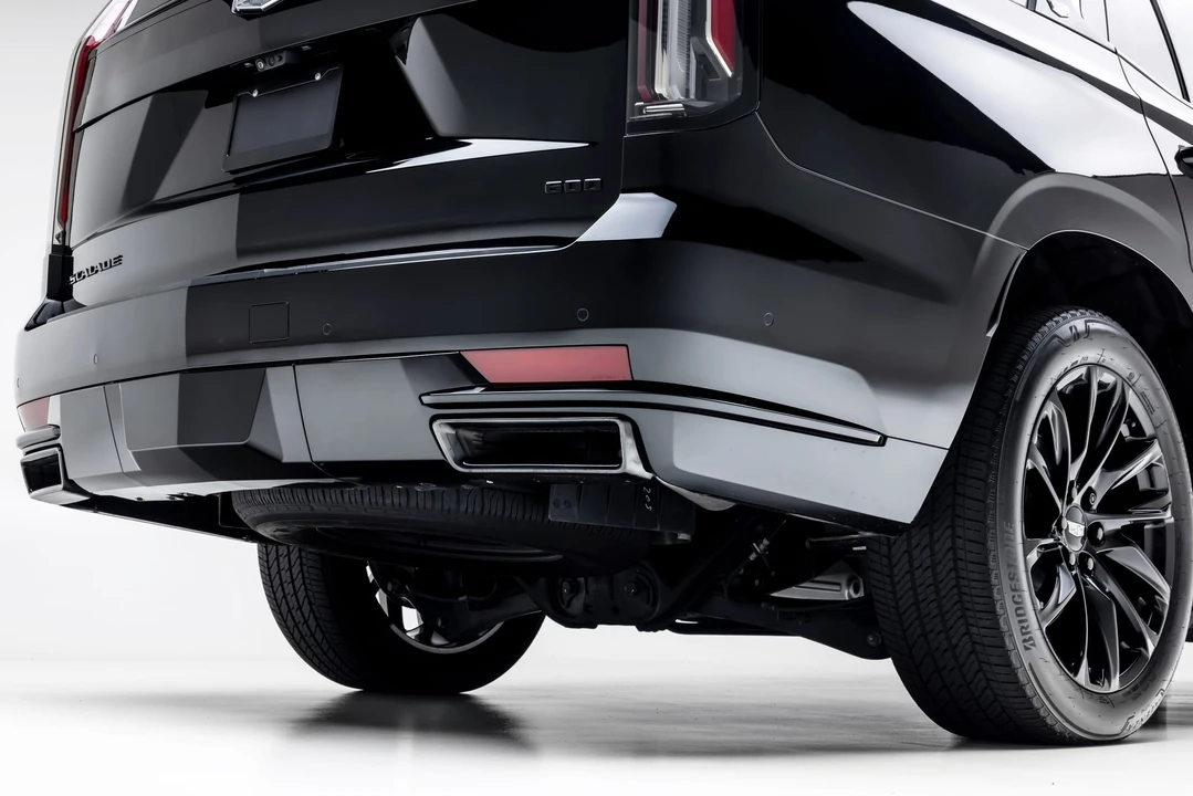 2024 Cadillac Escalade 5th Gen - Image 29 of 31