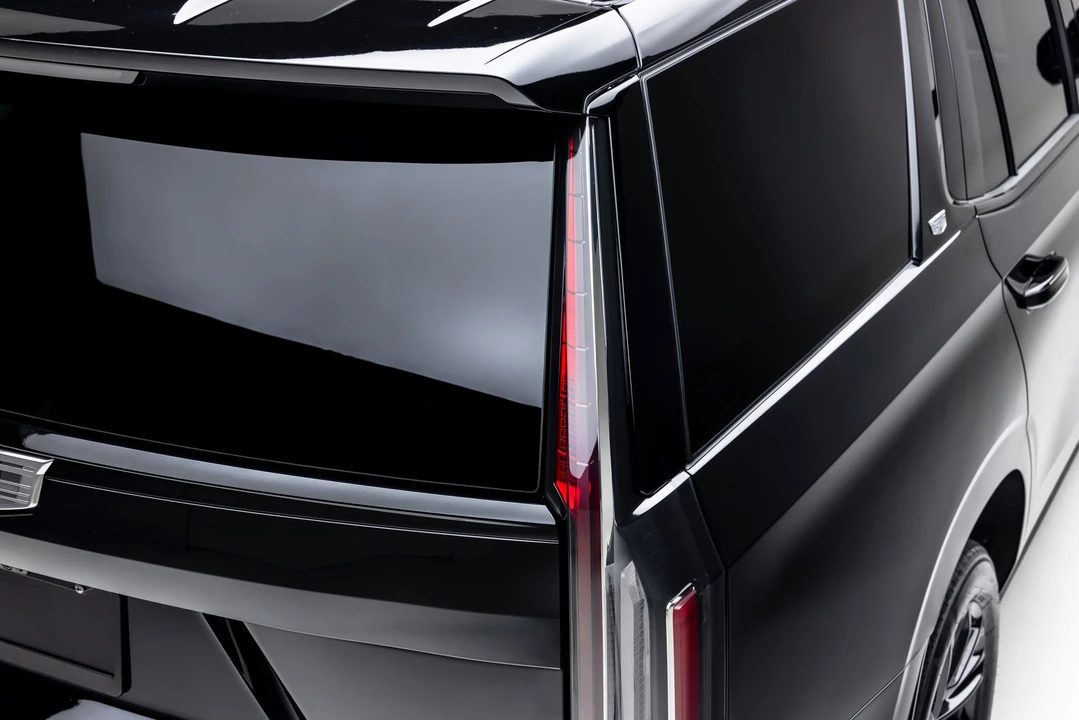 2024 Cadillac Escalade 5th Gen - Image 30 of 31