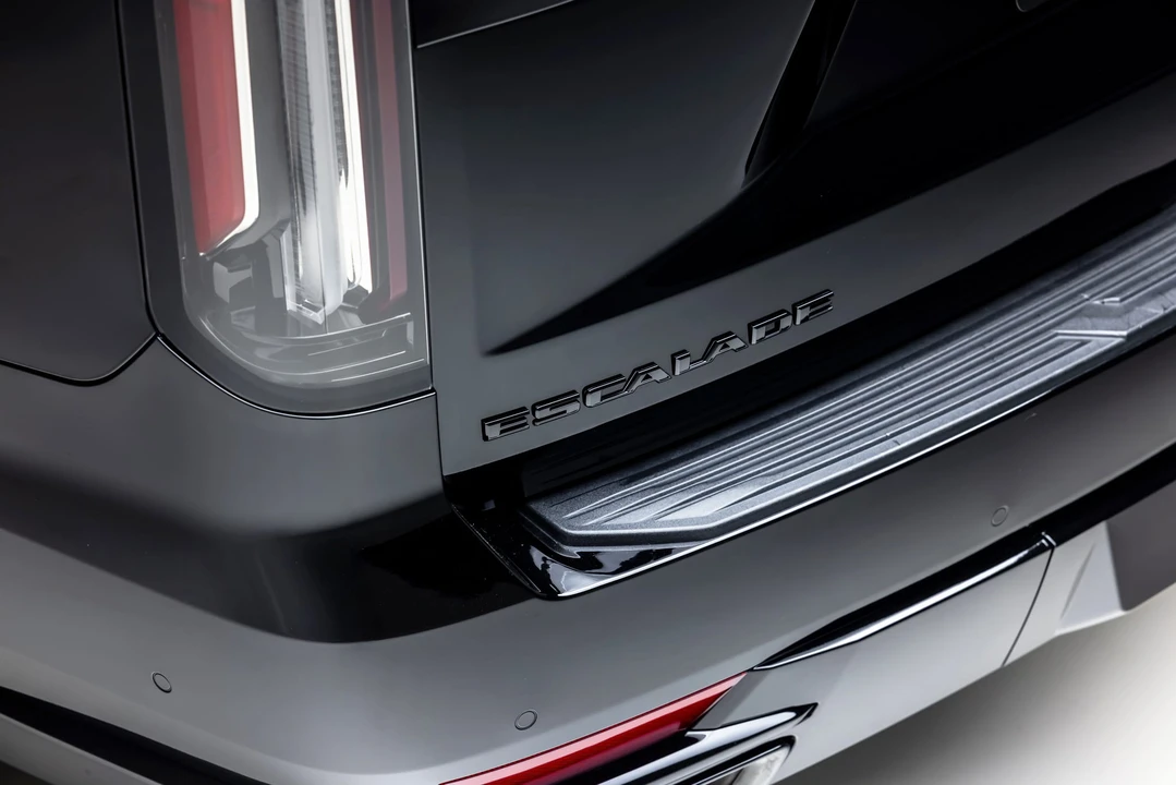 2024 Cadillac Escalade 5th Gen - Image 31 of 31