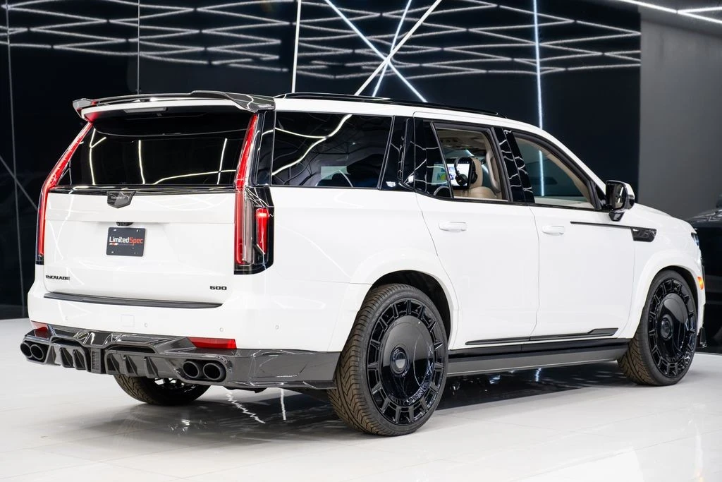 2024 Cadillac Escalade 5th Gen - Image 12 of 21