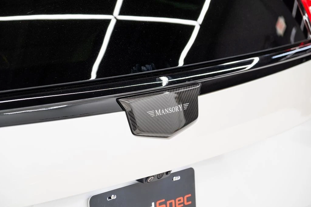 2024 Cadillac Escalade 5th Gen - Image 17 of 21