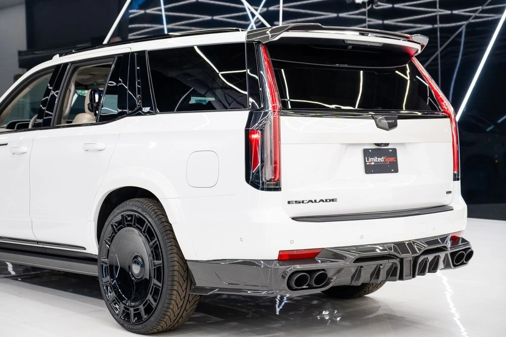 2024 Cadillac Escalade 5th Gen - Image 16 of 21