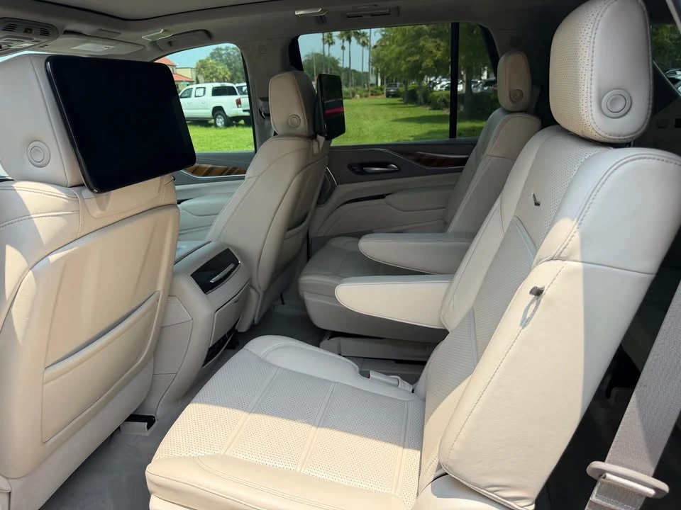 2024 Cadillac Escalade 5th Gen - Image 10 of 11