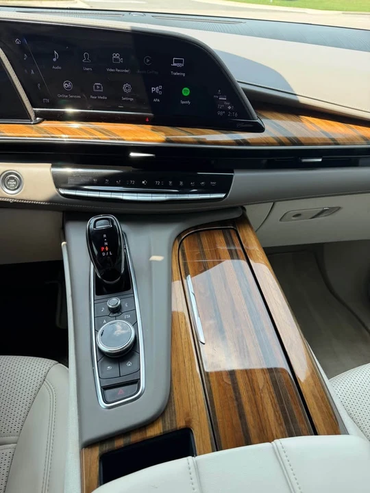 2024 Cadillac Escalade 5th Gen - Image 7 of 11