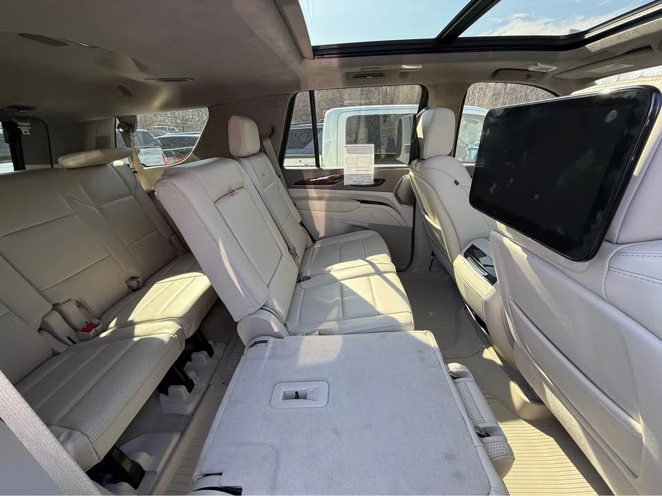2024 Cadillac Escalade 5th Gen - Image 7 of 8