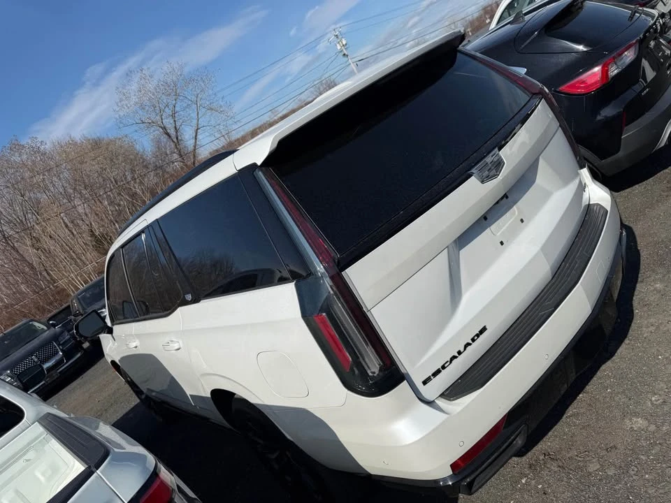 2024 Cadillac Escalade 5th Gen - Image 6 of 8