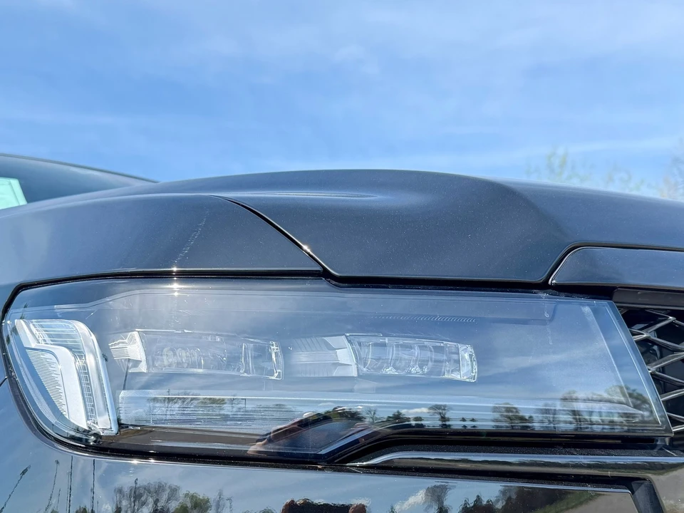 2024 Cadillac Escalade 5th Gen - Image 12 of 21
