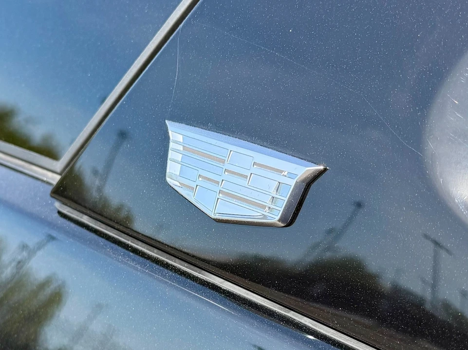2024 Cadillac Escalade 5th Gen - Image 10 of 21