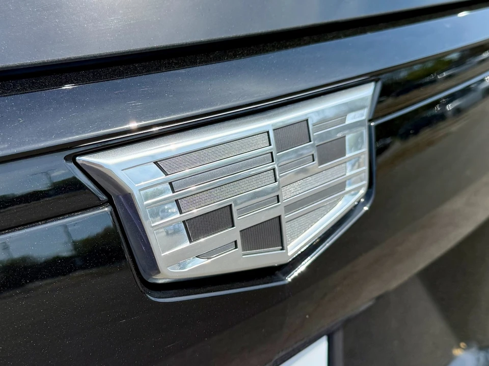2024 Cadillac Escalade 5th Gen - Image 14 of 15