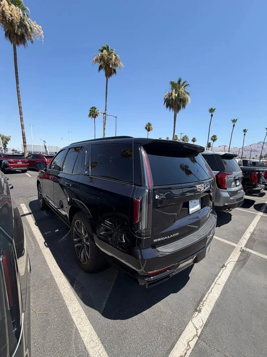 2024 Cadillac Escalade 5th Gen - Image 4 of 9