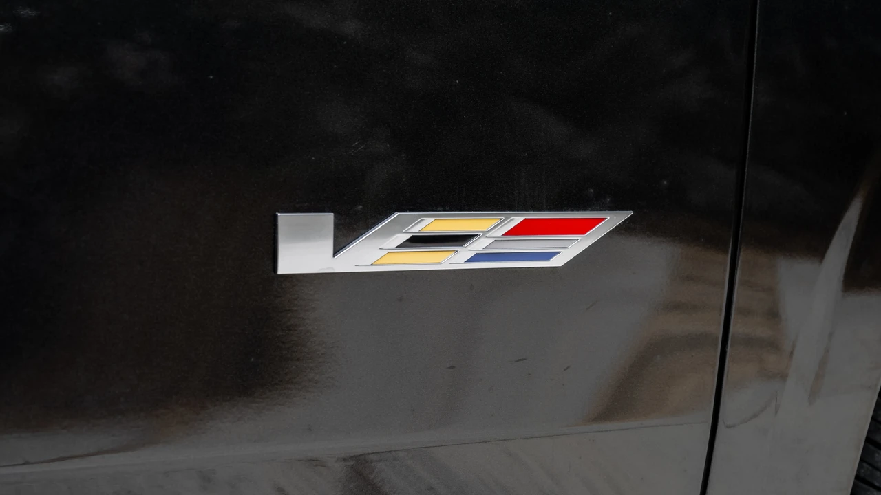 2024 Cadillac Escalade-V 5th Gen - Image 27 of 31