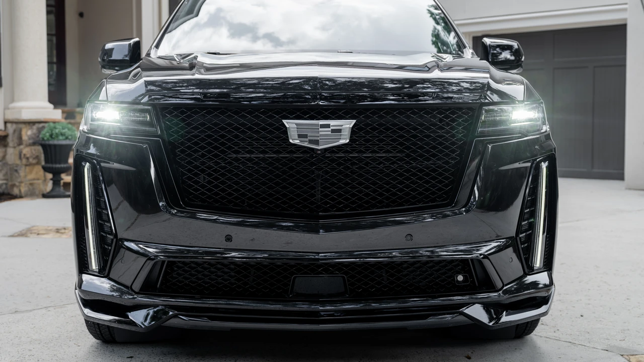 2024 Cadillac Escalade-V 5th Gen - Image 14 of 31