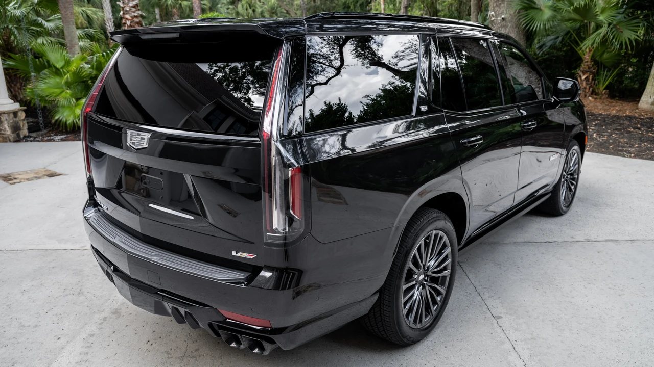 2024 Cadillac Escalade-V 5th Gen - Image 12 of 31