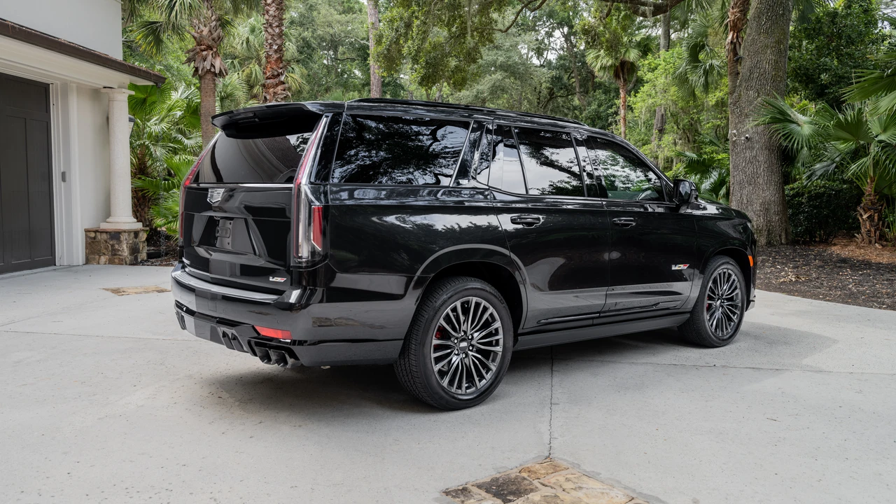 2024 Cadillac Escalade-V 5th Gen - Image 9 of 31