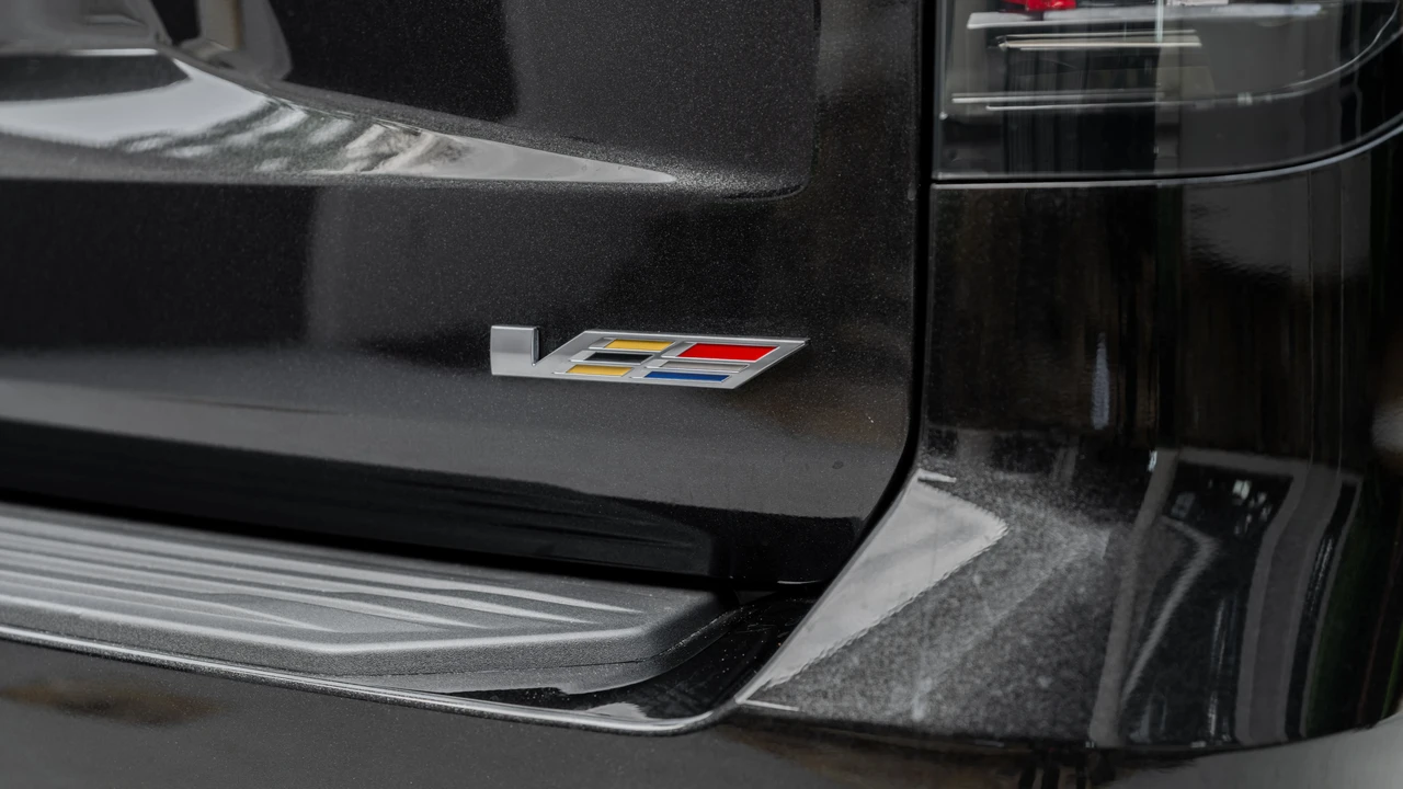 2024 Cadillac Escalade-V 5th Gen - Image 30 of 31