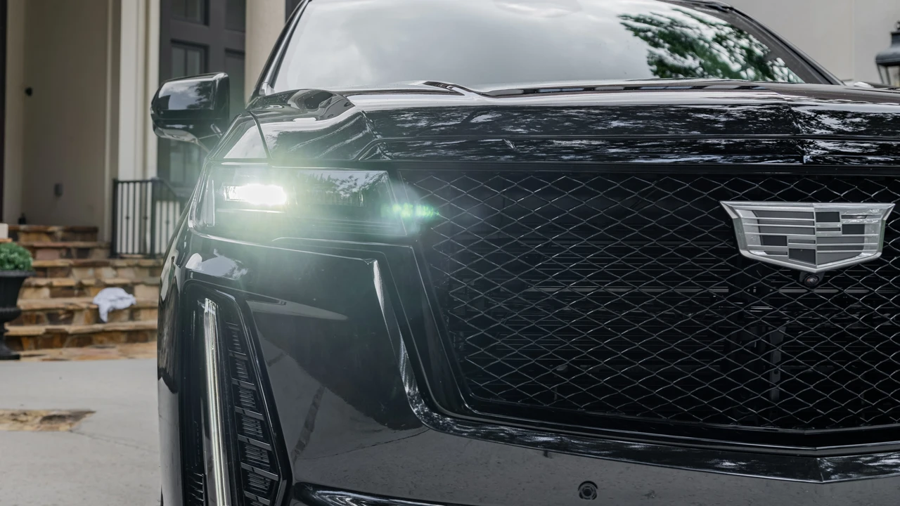 2024 Cadillac Escalade-V 5th Gen - Image 16 of 31