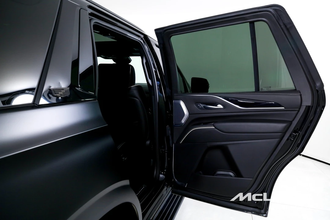 2024 Cadillac Escalade-V 5th Gen - Image 27 of 31