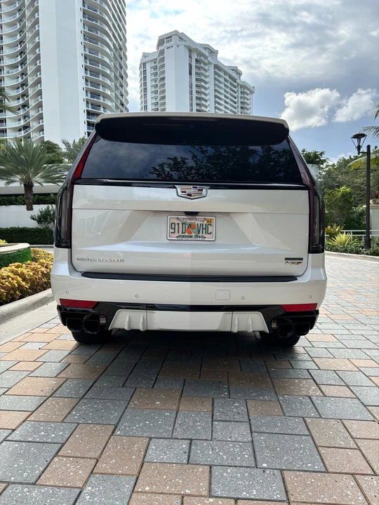 2024 Cadillac Escalade-V 5th Gen - Image 9 of 21