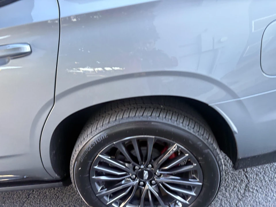 2024 Cadillac Escalade-V 5th Gen - Image 29 of 31
