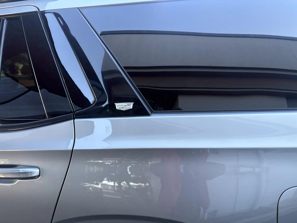 2024 Cadillac Escalade-V 5th Gen - Image 28 of 31
