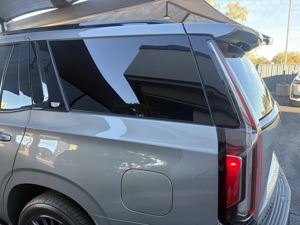 2024 Cadillac Escalade-V 5th Gen - Image 27 of 31