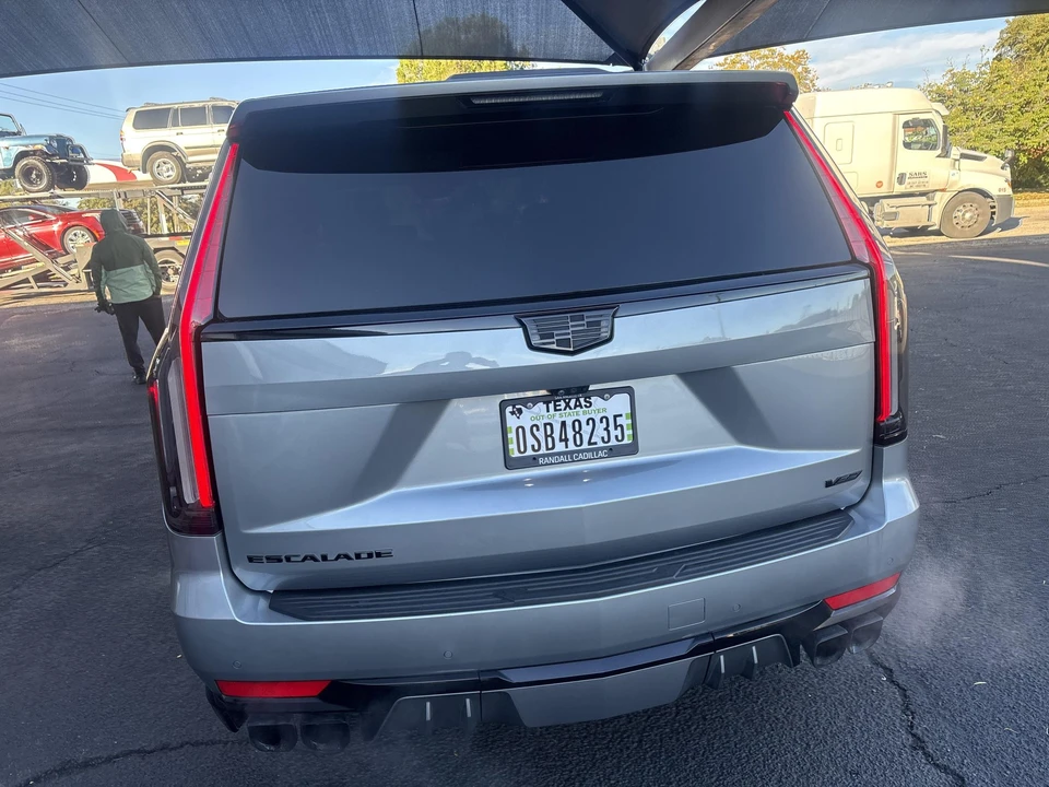 2024 Cadillac Escalade-V 5th Gen - Image 23 of 31