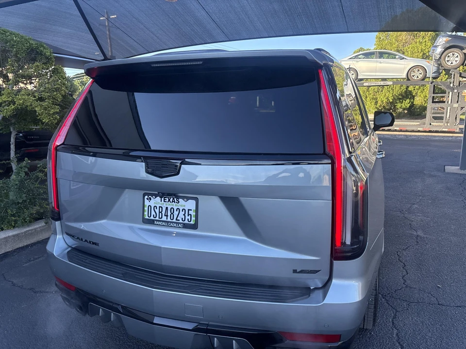 2024 Cadillac Escalade-V 5th Gen - Image 21 of 31