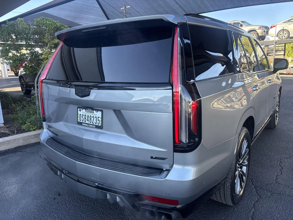 2024 Cadillac Escalade-V 5th Gen - Image 20 of 31
