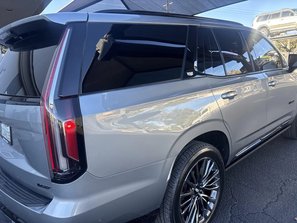 2024 Cadillac Escalade-V 5th Gen - Image 19 of 31