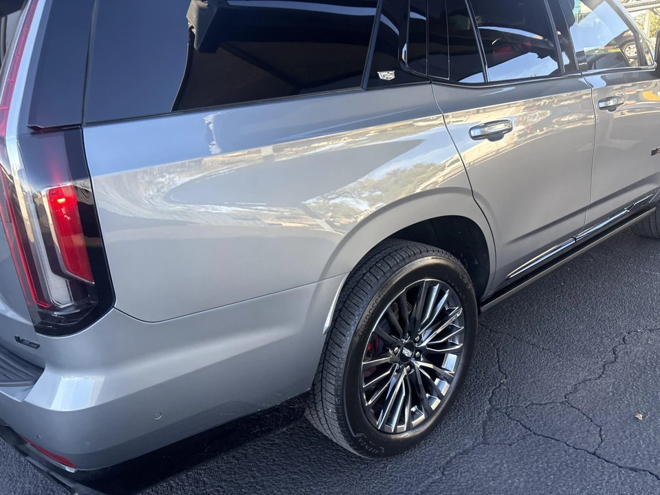 2024 Cadillac Escalade-V 5th Gen - Image 18 of 31