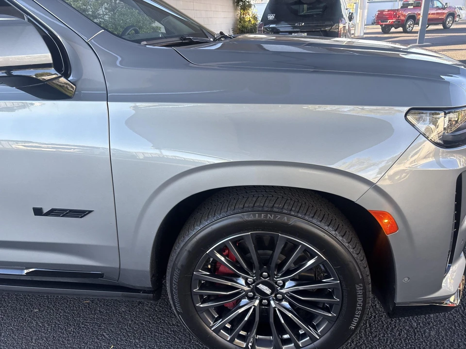 2024 Cadillac Escalade-V 5th Gen - Image 15 of 31