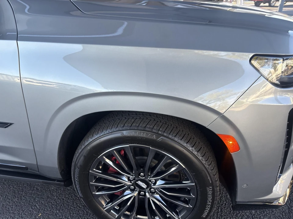 2024 Cadillac Escalade-V 5th Gen - Image 13 of 31
