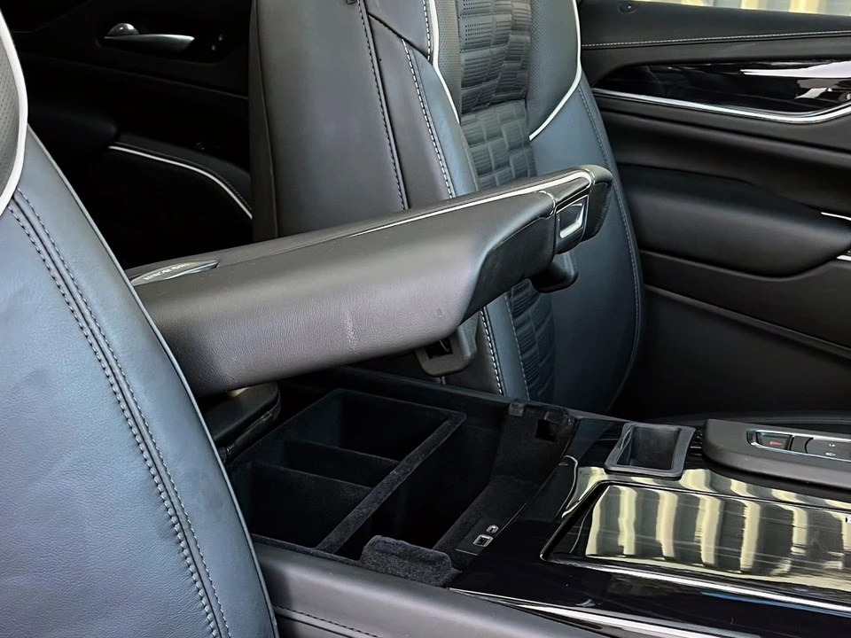 2024 Cadillac Escalade-V 5th Gen - Image 20 of 21