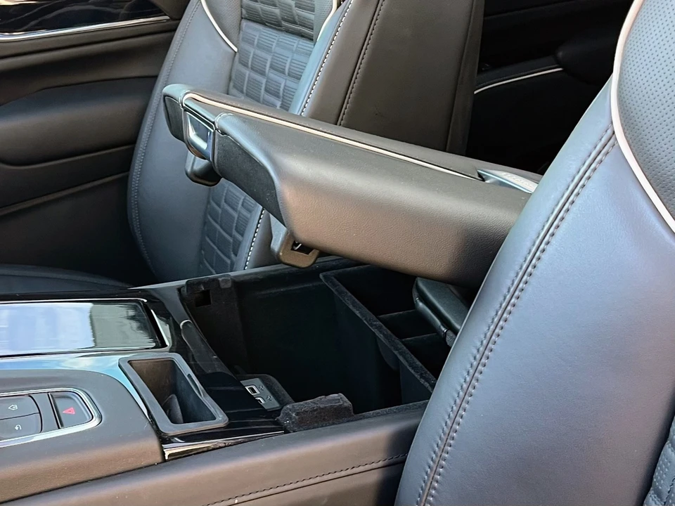 2024 Cadillac Escalade-V 5th Gen - Image 14 of 21