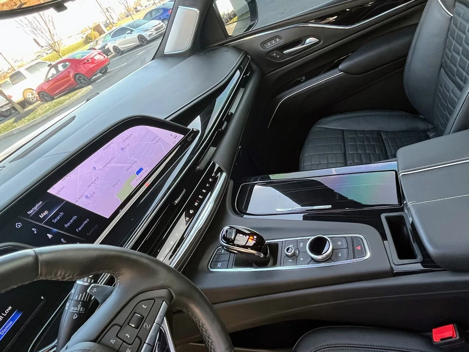 2024 Cadillac Escalade-V 5th Gen - Image 15 of 21